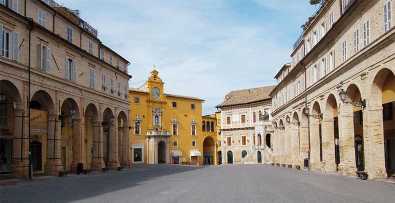 Appartamento A Palazzo Vinci Fermo Exterior foto